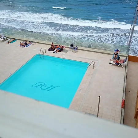 Playa Canteras Y Piscina *
